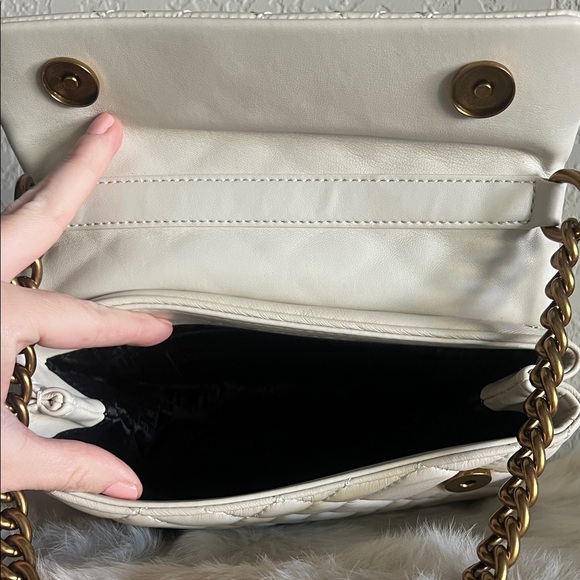 Kurt Geiger Quilted Cream Crossbody Bag- “Brixton Locks” - Picture 4 of 5